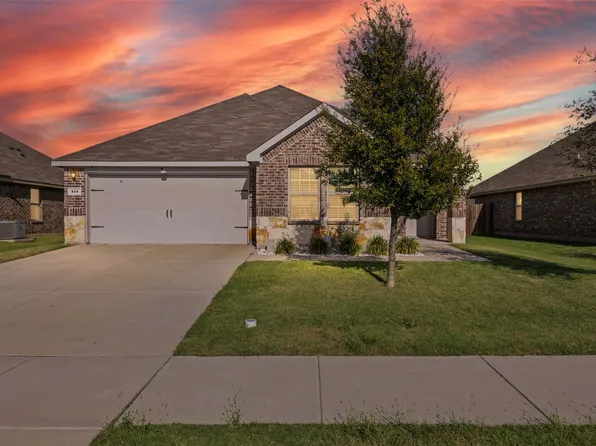 414 War Emblem Ln, Waxahachie, TX 75165