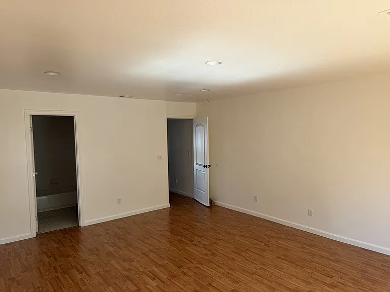 2020 Continental Ave — Photo 8