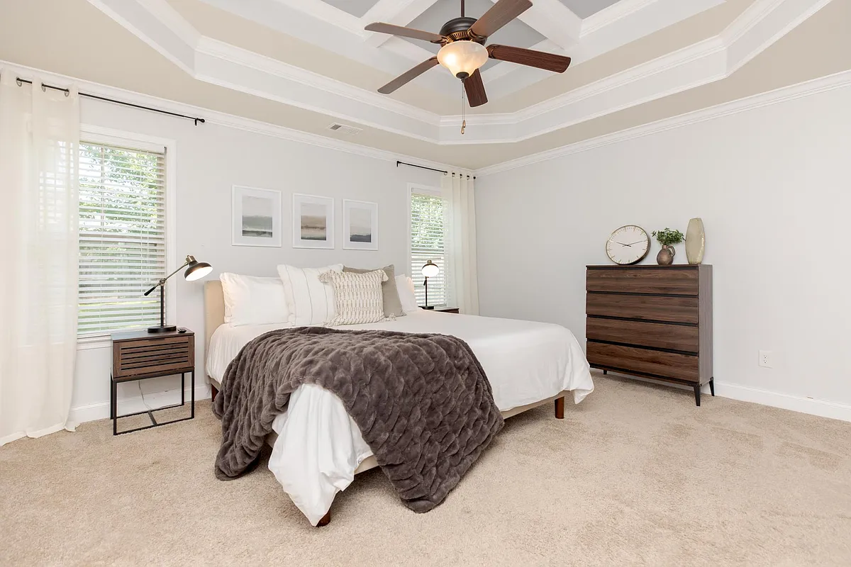 Master Bedroom w/King Bed & TV streaming - 309 Loneoak Trl