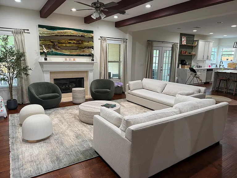 1055 Walters Cir — Photo 10
