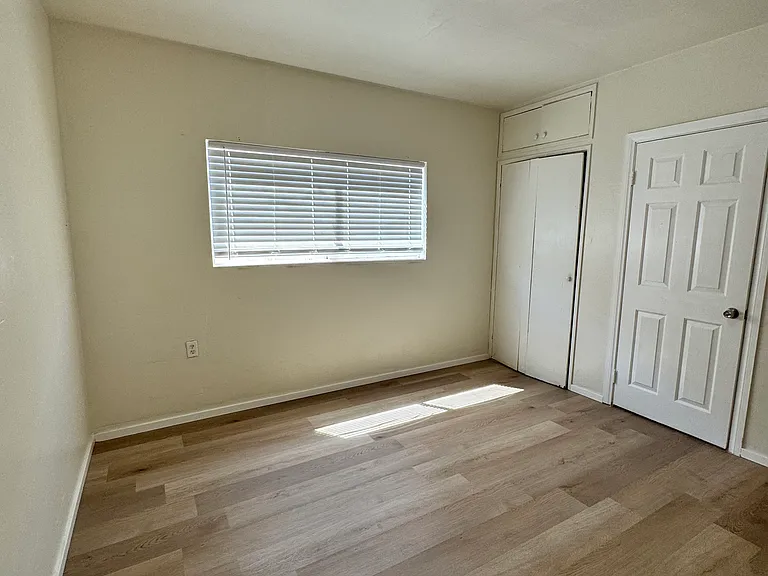 3863 Franklin Ave #3863 — Photo 5