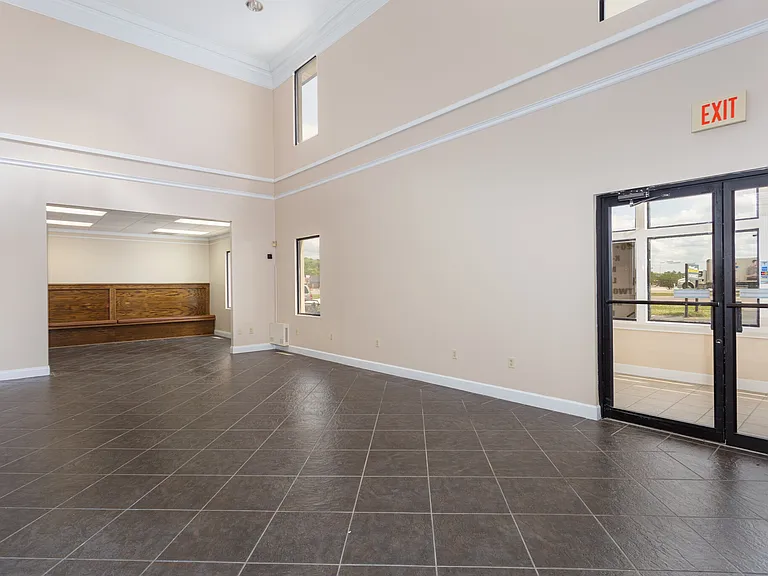 620 Quintard Ave #1 — Photo 2