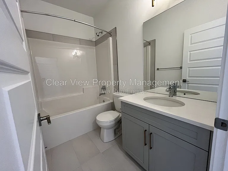 319 Aquitania Blvd W #UPPER LEVEL — Photo 19