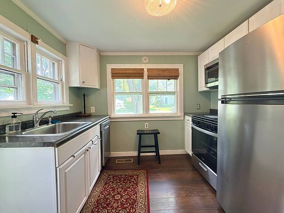5th image of 1025 Kendall St