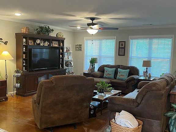 5th image of 2283 Cove Dr