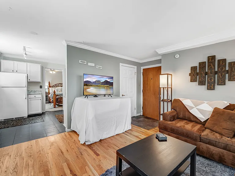 1 S Pennsylvania St #101 — Photo 10
