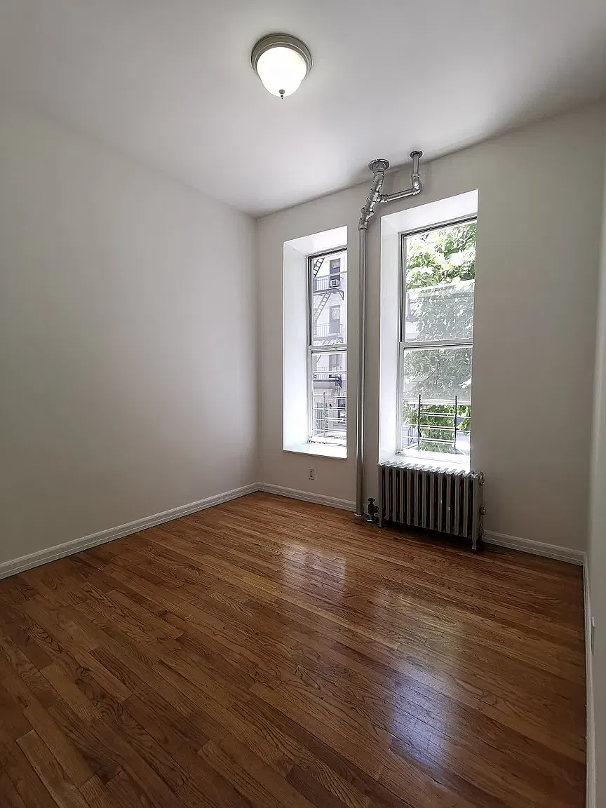 235 East 24th Street — Photo 1