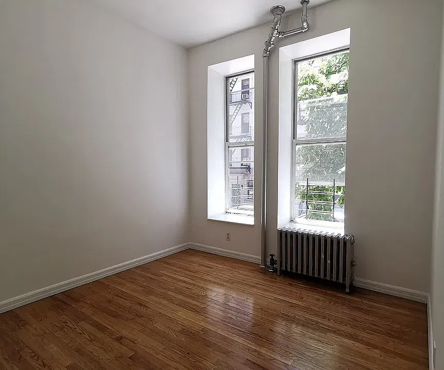 235 E 24th St #1D