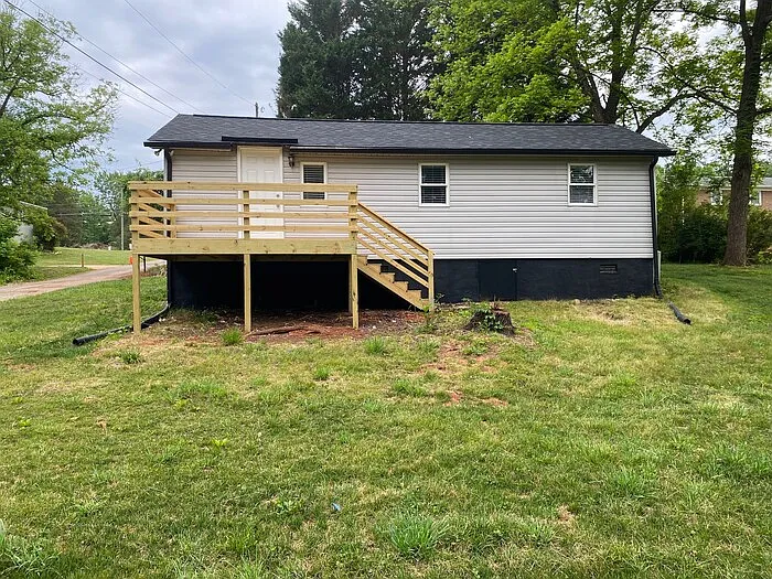 3 bed, 2.0 bath, 1102 sqft, $1,200 — Photo 3