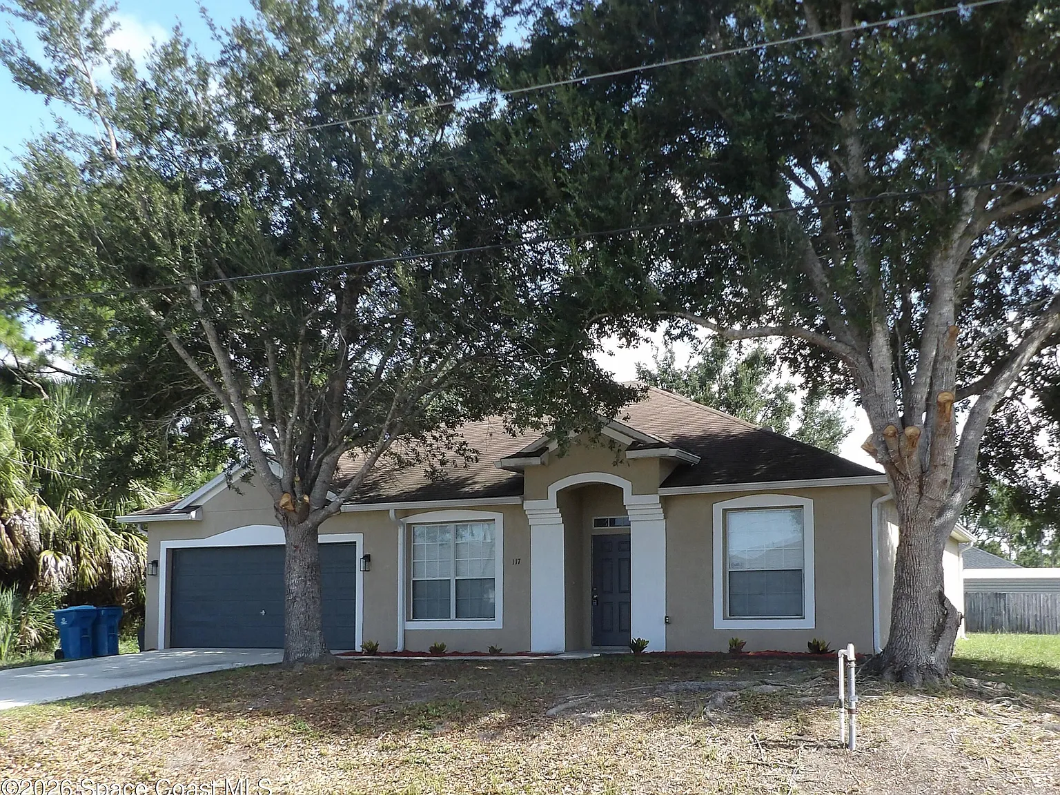 3 bed, 2.0 bath, 1808 sqft, $1,795 — Photo 1