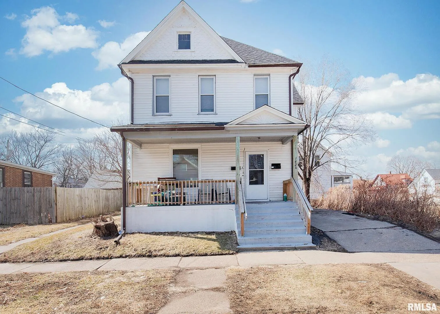 1424 Gaines St photo 1