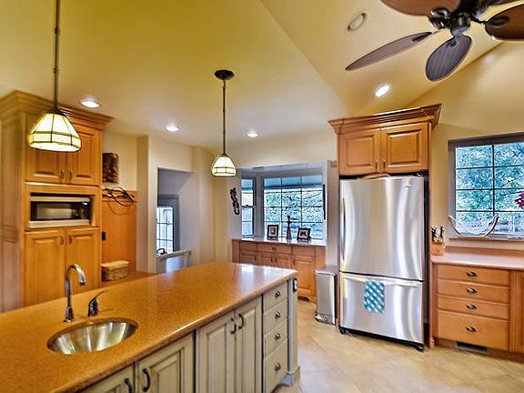4th image of 2649 E Barbey Dr