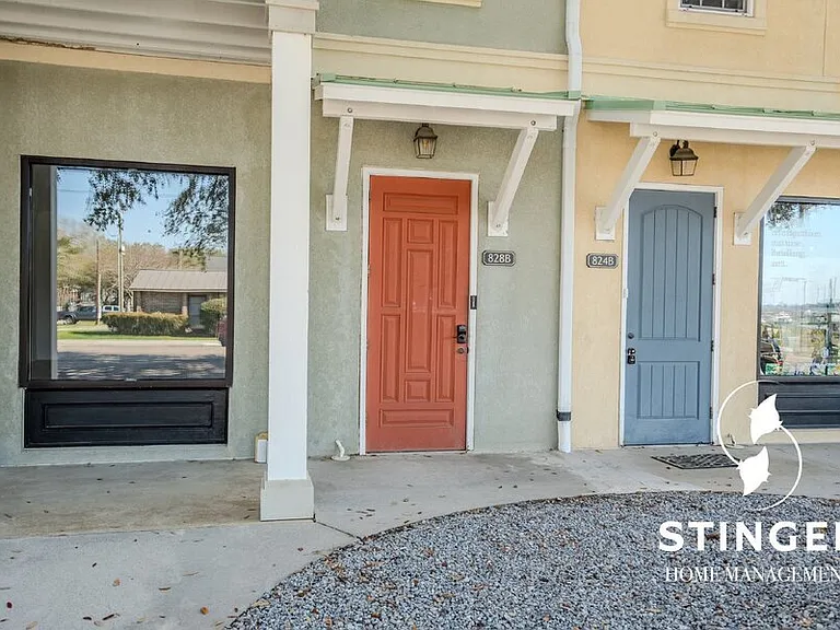 828B E Paris Ave — Photo 3