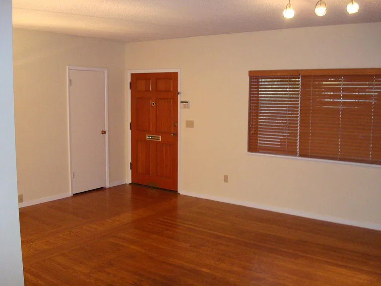 5235 Lawton Ave — Photo 2