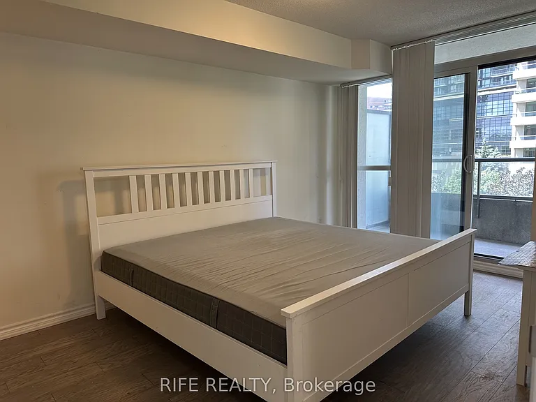 35 Hollywood Ave #517 — Photo 8