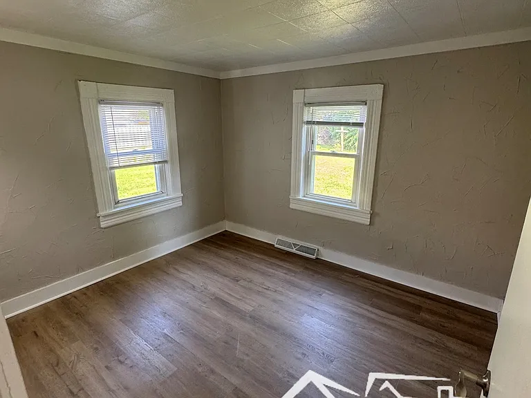 330 W 10th Ave #A — Photo 9