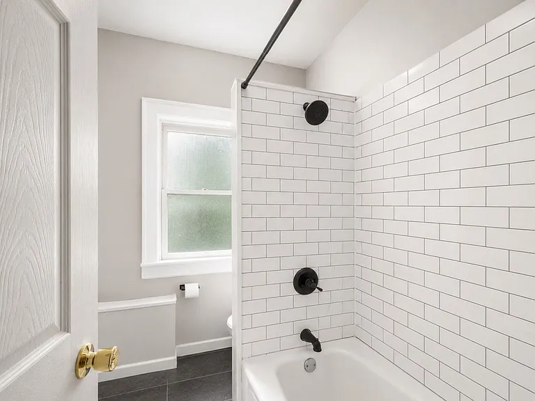 227 E Northwood Ave — Photo 16