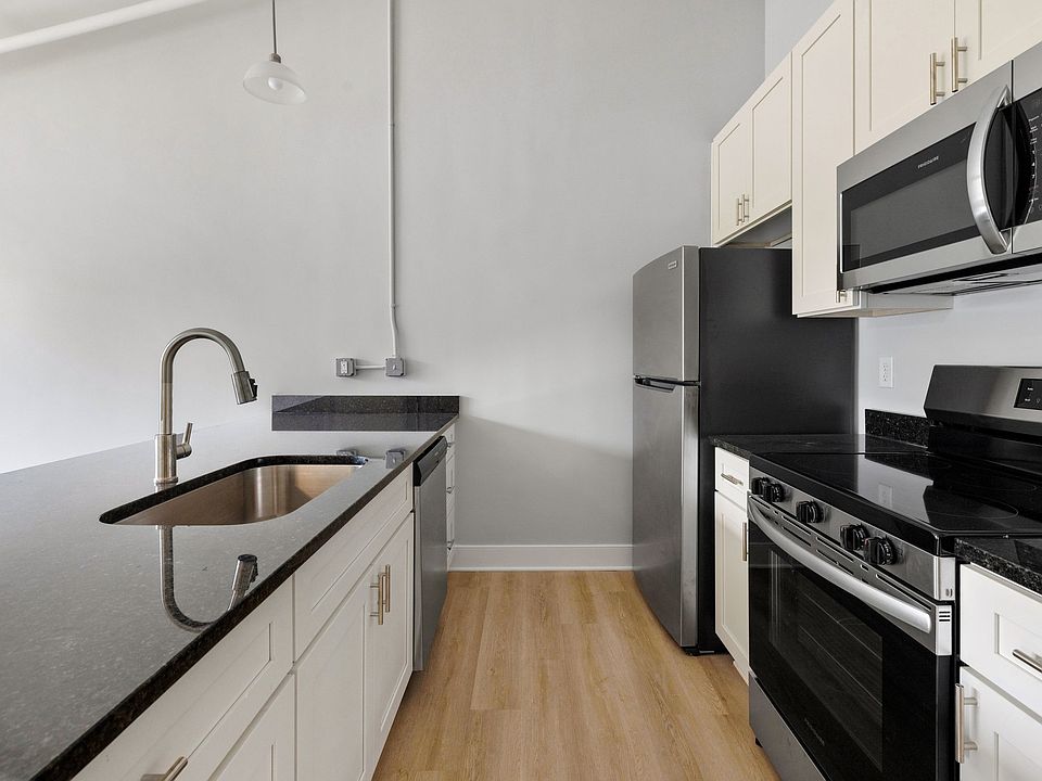 1st image of 310 W 31st St #111
