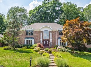 7 Oratam Rd, Upper Saddle River, NJ 07458
