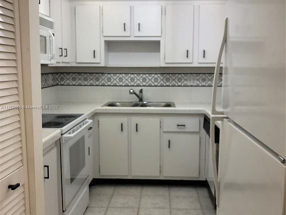 5th image of 7953 Camino Cir #B-13