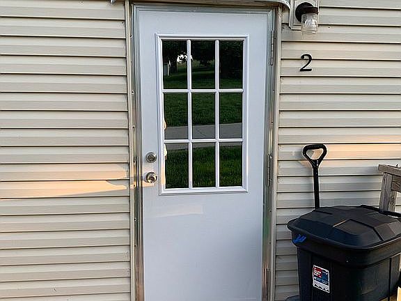 2nd image of 910 W 6th St Trailer 2