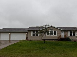 2455 Meadow View Dr, Urbana, IA 52345