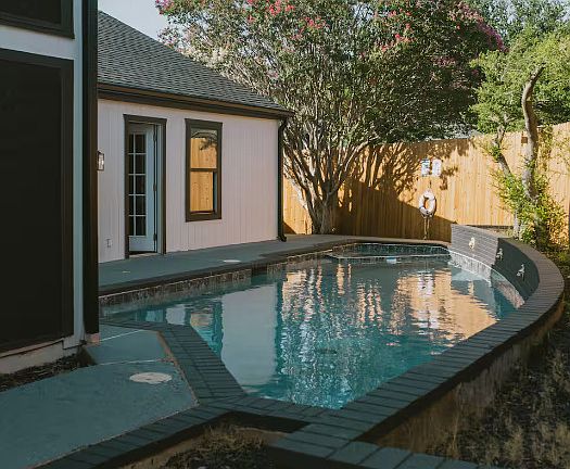 4th image of 6433 Redpine Rd