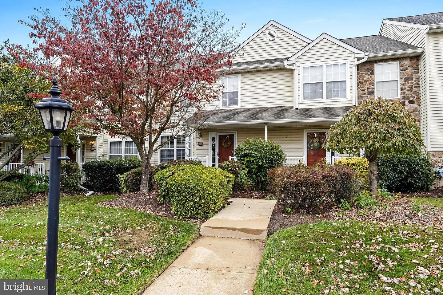 844 Amber Ln photo 1