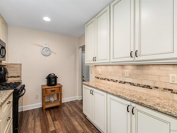 5th image of 5220 Rockway Dr