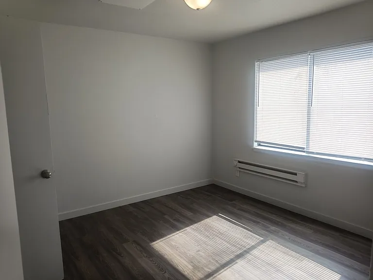 1335 S 5th Ave — Photo 7