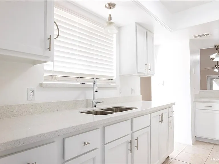 1801 Highland Park Ave — Photo 8