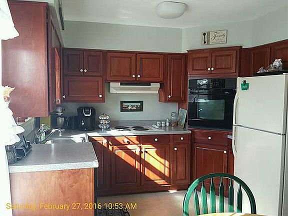 4th image of 1876 Riverview Dr