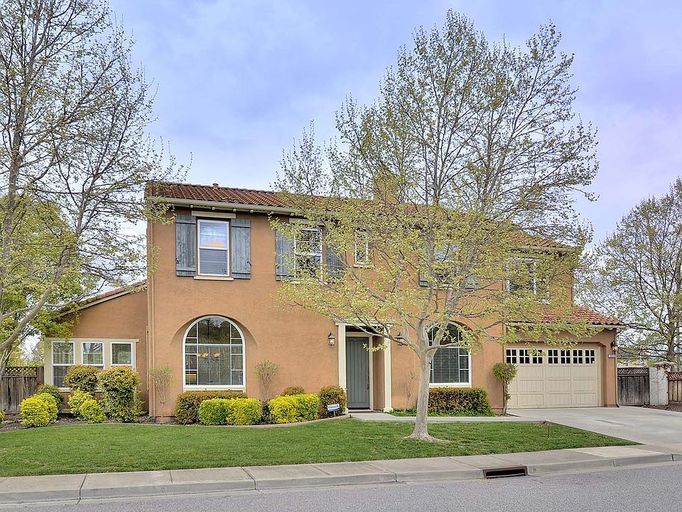 1st image of 18070 Stoney Creek Way