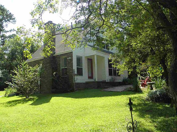 3rd image of 807 E Dewey Camp Dr