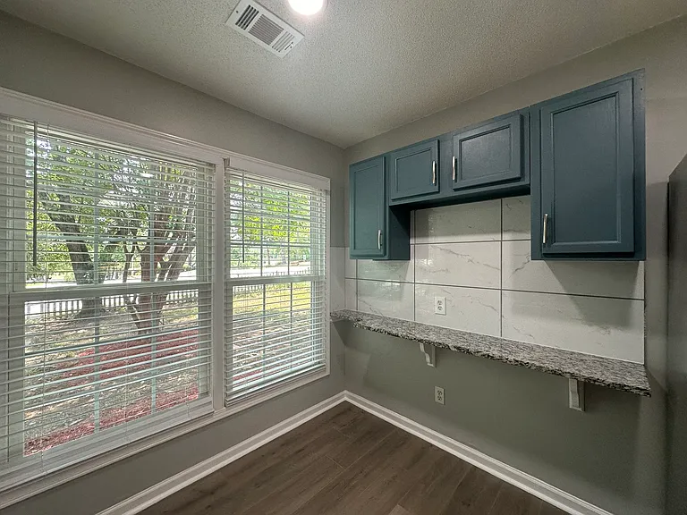 1260 Warsaw Rd #1 — Photo 11