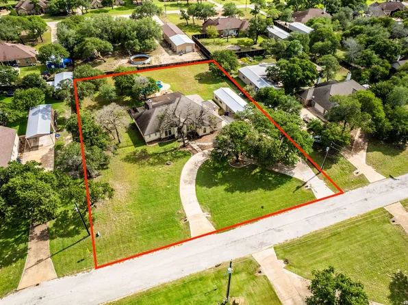 133 Copper Ridge, La Vernia, TX 78121