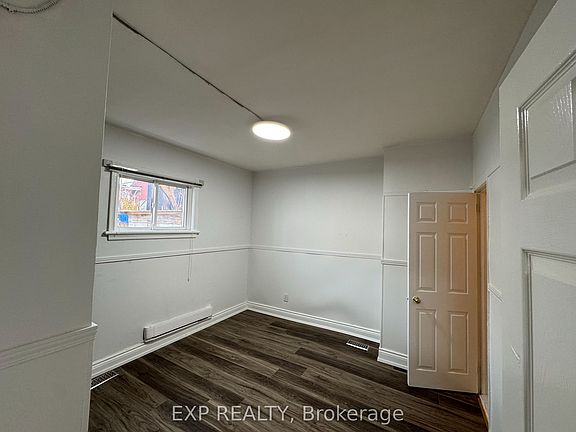 4th image of 17 Loyer St