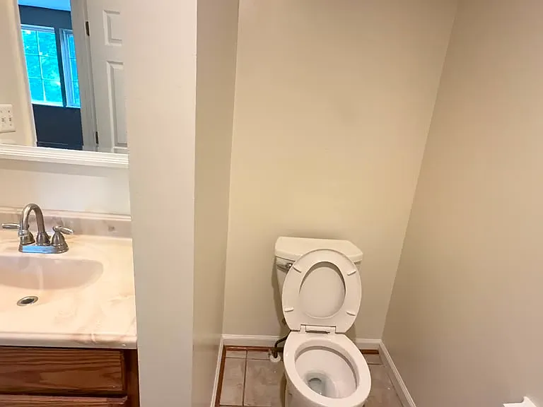 10212 Millstream Dr — Photo 2