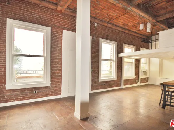 215 W 7th St APT 1404, Los Angeles, CA 90014