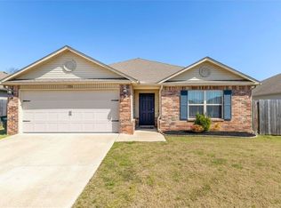 1326 S Kingfisher Ln, Fayetteville, AR 72701