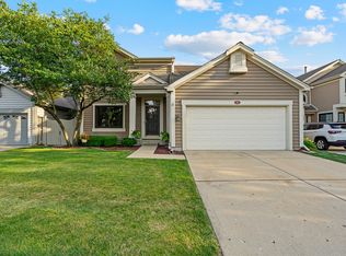 194 Seneca Trl, Bloomingdale, IL 60108