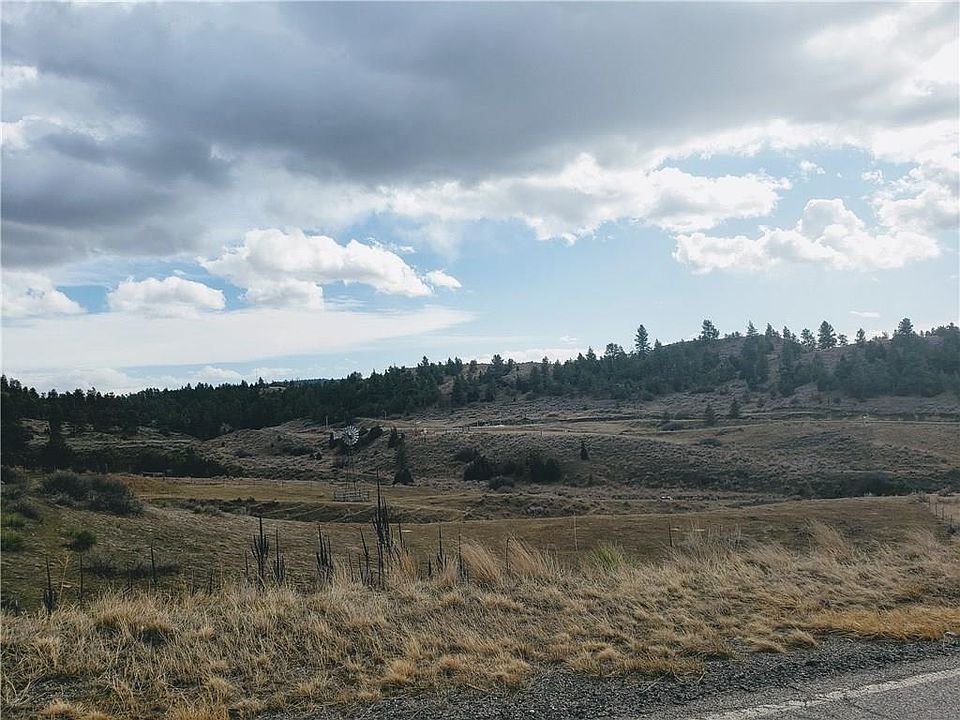 2nd image of 4004 Yellowstone Trl