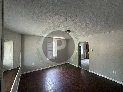2305 Tate Ave — Photo 2