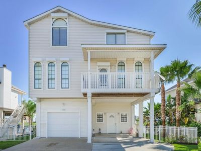 322 Sunset Cir, Tiki Island, TX, 77554