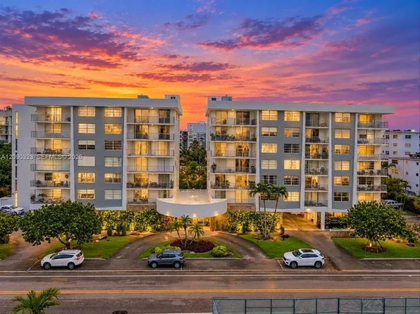 1050 93rd St APT 3G, Bay Harbor Islands, FL 33154