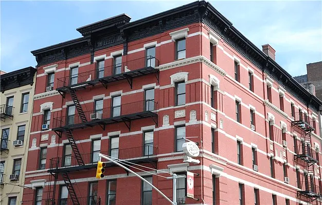 Rented by Buchbinder & Warren | media 15