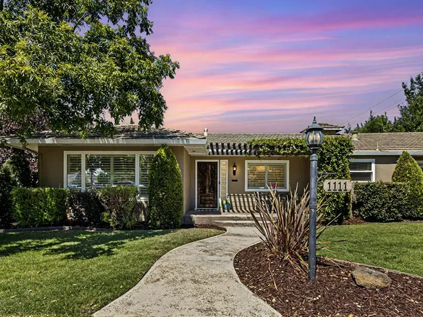 1111 W Oak St, Lodi, CA 95240