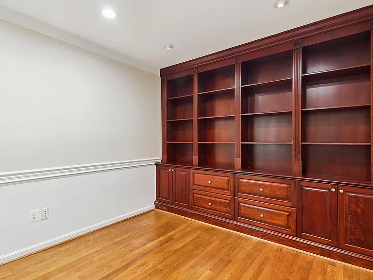 9309 Langford Ct — Photo 26