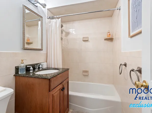 629 Kappock Street image 19 of 26