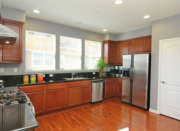 2nd image of 2171 Beech Cir